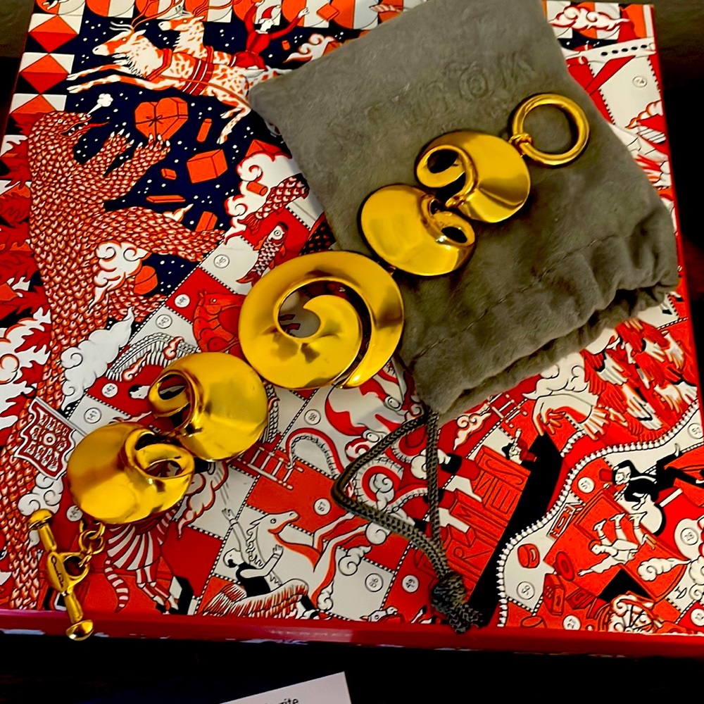 Oscar De La Renta Runway fashion jewelry bracelet